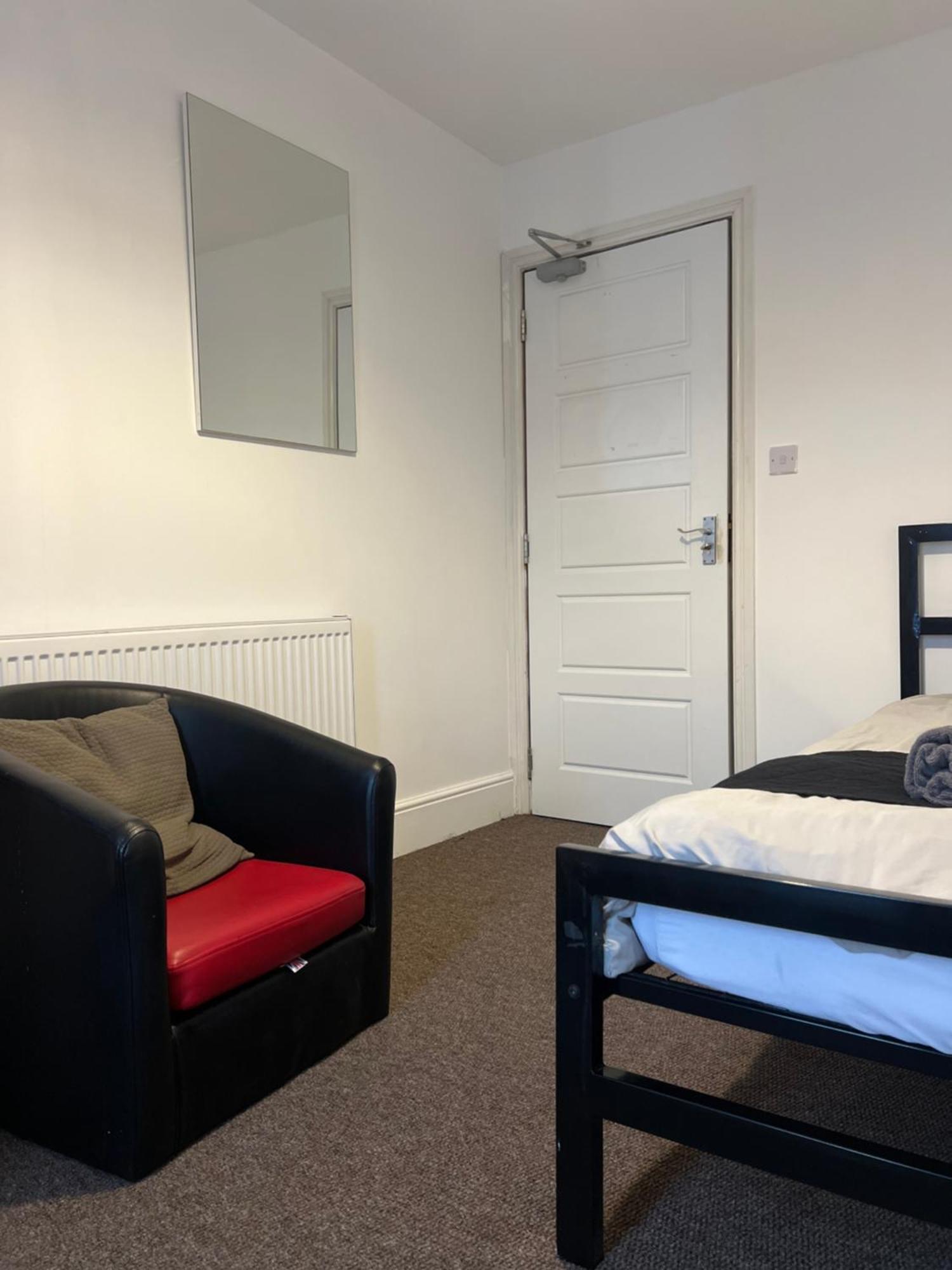 KINGS - Budget Hotel Blackburn  Eksteriør billede